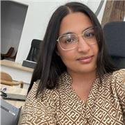 Profesora de inglés con varios años de experiencia. Estudios universitarios en Turismo y habiendo trabajado en otros países.